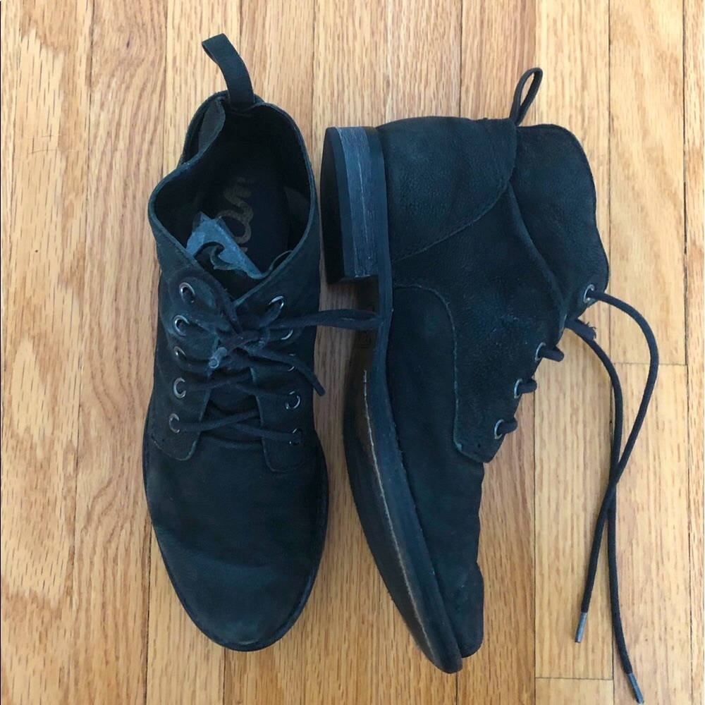 Sam Edelman genuine leather hipster flat lace-up bootie